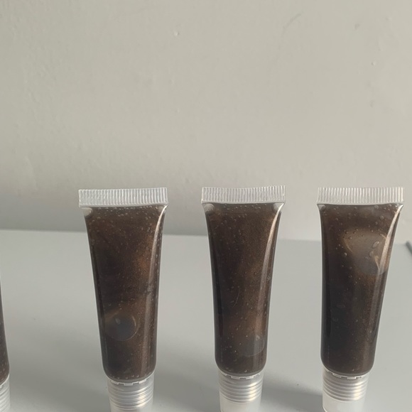 Teddy brown lipgloss - Picture 3 of 9